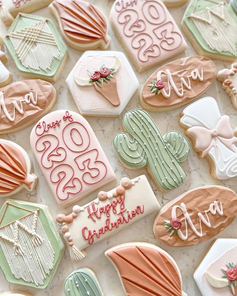 “🎓✨ I was so excited to embrace the... - The Cookie Haven Boho Graduation Cookies, Graduation Party Cookies, Grad Party College, Boho Graduation Party, Boho Cookies, Grad Cookies, Boho Graduation, 2023 Graduate, Party College