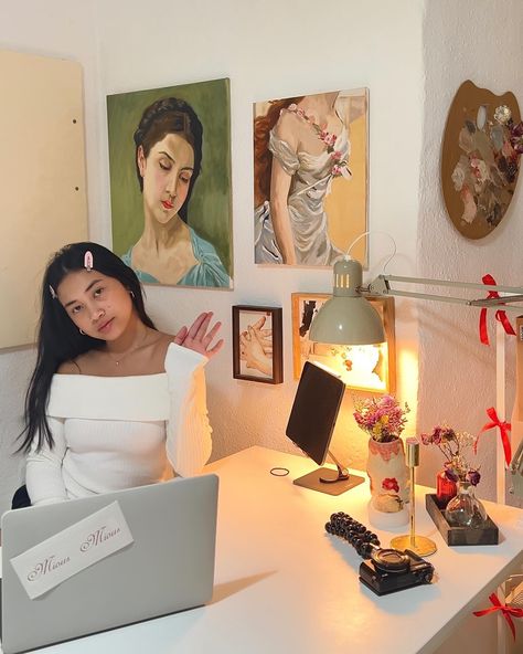 Welcome to Chiec Studio! 💫 I'm Chie, an artist and small business owner passionate about art (painting, ceramics, and design). Through Chiec Studio, I combine creativity and entrepreneurship to bring you unique and inspiring art. On this account, you can expect behind-the-scenes look at my creative process, previews of new artworks, and insights into my journey as an artist ans entrepreneur. I'll also be sharing tips, tutorials, and occasional glimpse into my daily life at the studio. #b... Artist Small Business, Painting Ceramics, My Daily Life, Inspiring Art, About Art, Art Business, Small Business Owner, Creative Process, Creative Studio