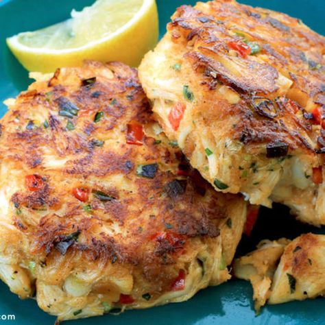 Crab Cakes Recipe - Everyday Dishes Crab Cakes Dinner, Crab Cake Dinner, Fried Crab Cakes, Crab Cake Recipes, Crab Cake Recipe, Crab Cake, Crab Recipes, Everyday Dishes, Crab Cakes