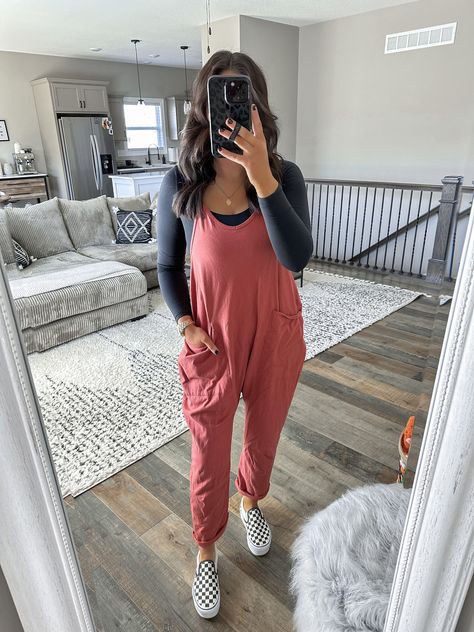 Teacher Outfits Tennis Shoes, Casual Daycare Teacher Outfits, Dress Up Leggings Summer, Teacher Clothes Teaching Outfits Casual, Teacher Legging Outfits Summer, Lazy Day Teacher Outfit, Infant Daycare Teacher Outfits, Maternity Pictures Outfits Summer, Teacher Outfits Jumpsuit