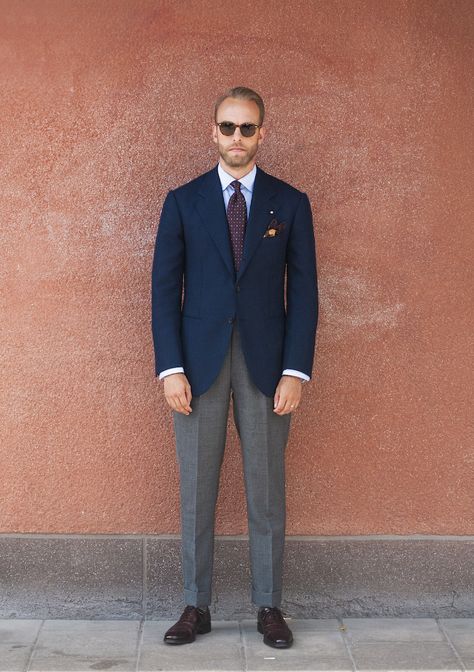 Combining colours and patterns: How to dress like Andreas Weinas – Permanent Style Blazer Outfits Men, Der Gentleman, Designer Suits For Men, Mens Fashion Smart, Mens Fashion Classy, Stylish Mens Outfits, Men’s Suits, Mens Fashion Suits, Business Suit