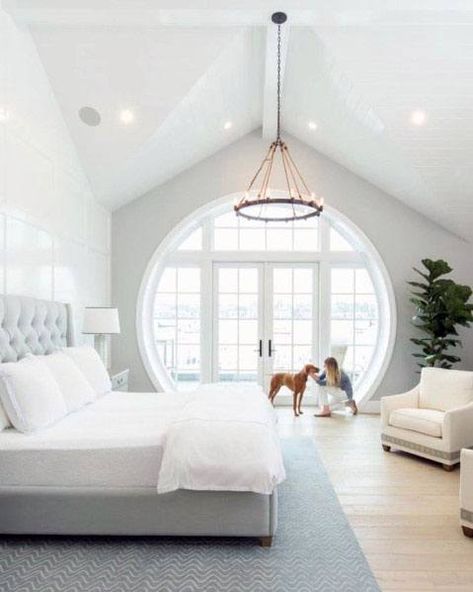 Master Bedroom Vaulted Ceiling Design Idea Inspiration With Giant Circle Window Hero Bedroom, House Dr, Interior Design Minimalist, Small Bedrooms, Interior Design Per La Casa, Beach House Interior, Dreamy Bedrooms, Design Del Prodotto, Remodel Bedroom