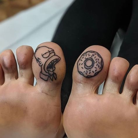 Simple Couples Tattoos, Donut Tattoo, Blatt Tattoos, Font Tato, Toe Tattoos, 42 Tattoo, Simpsons Tattoo, Tatuagem Masculina Pequena, Couples Tattoo Designs