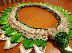 Samoan Lei, Lolly Lei, Cloth Garland Diy, How To Make Leis, Lolly Necklace, Cloth Garland, Diy Leis, Grad Leis, Candy Leis