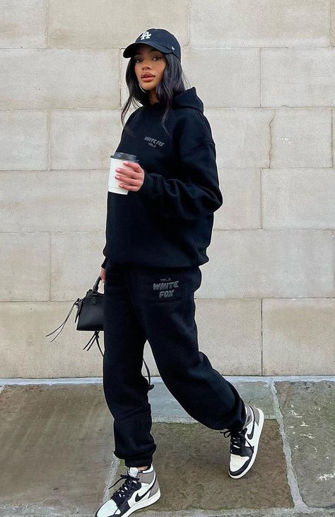 Jogging Outfit, Sweats Outfit, Sweatpants Outfit, Letter Print Hoodie, Athleisure Outfits, Streetwear Fashion Women, Hoodie Outfit, White Fox, Baddie Outfits