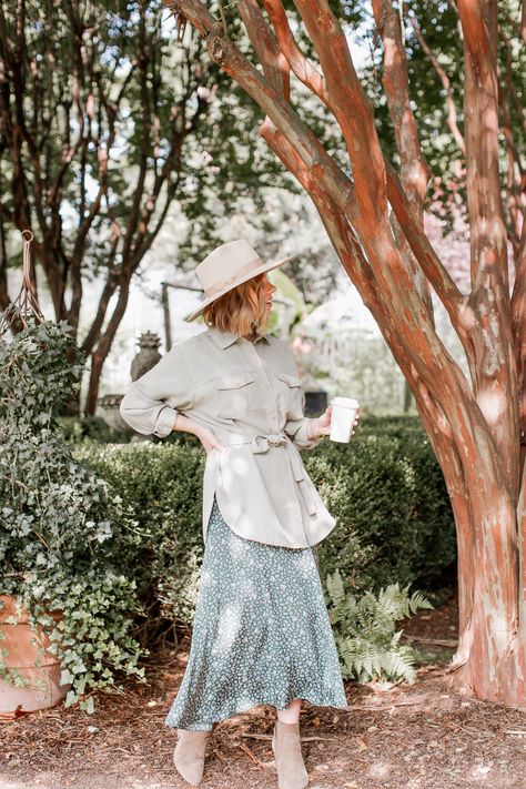 Feminine casual fall outfit idea, How to Style a Shacket for Fall | Louella Reese     #fallstyle #fallfashion #womensstyle #womensfashion #shacket #falltrends #casualstyle #femininestyle Casual Fall Outfit, Feminine Casual, Simply Fashion, What The Heck, Floral Midi Skirt, Casual Fall Outfits, Fall Sweaters, Outfit Idea, How To Style