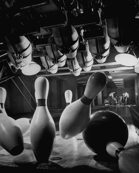 Fun Bowling, Bowling Alley, Bowling Pins, Bowling Ball, Retro Photo, Jesus Saves, Good Jokes, Black And White Photography, Bowling