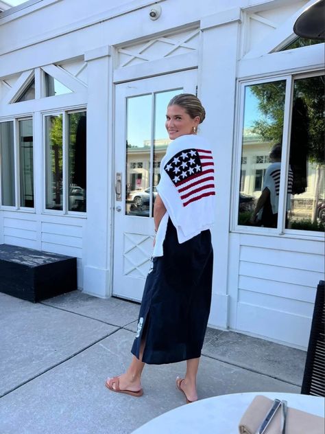 Liv and Lunden created some cute casual looks for Memorial Day Weekend. Reposting since they would be so perfect for the 4th of July! #redwhiteblue #usa #oliviabennethair #lundenrosehair #blowout #4thofJulyFashion #IndependenceDayOutfit #AmericanFlagSweaters #PatrioticStyle #July4thInspo #RedWhiteAndBlue #CelebrationReady #ShopTheLook #forthofjuly #fourthofjuly #4thofjulyfit #independencedayoutfit #independenceday #pridemonth #cutebag #renttherunway #dress #Jorah #tjmaxx #DateNightInspo #Sum Old Money Fourth Of July Outfit, Ralph Lauren 4th Of July, Memorial Day Outfit Women, Date Night In Outfit, Lunden And Olivia, Spring Holiday Outfit, Memorial Day Outfits, East Coast Style, East Coast Summer