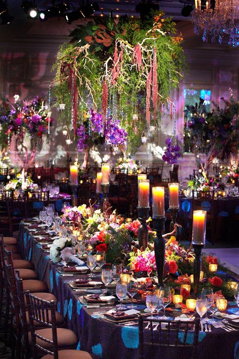 enchanted-forest-themed-wedding-full-of-color Enchanted Forest Quinceanera Theme, Enchanted Forest Quinceanera, Enchanted Forest Wedding Theme, Enchanted Forest Decorations, Seelie Court, Chicago Buildings, Enchanted Forest Theme, Wedding Ceiling, Boda Ideas