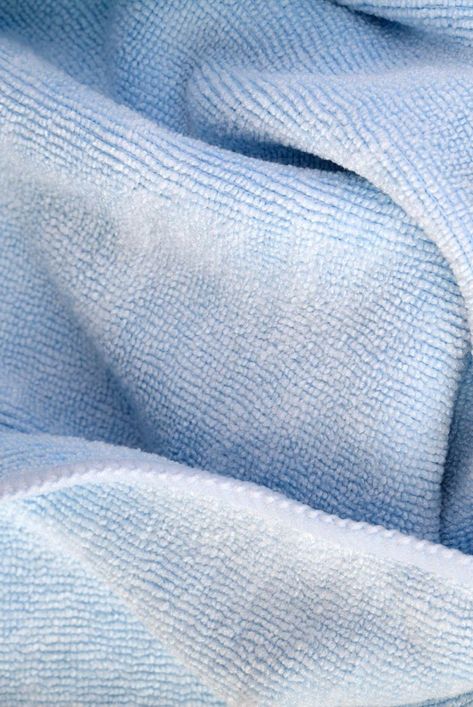 Learn what makes microfiber cloths such a cleaning staple, according to science. Plus, how to wash microfiber towels to keep them performing at their very best. Bath Loofah, Fabric Softener Sheets, Homemade Laundry, Clean Towels, Mid Century Modern Interiors, Blue Towels, Laundry Hacks, Microfiber Cleaning Cloths, Microfiber Towel