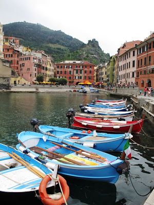 Vernazza Cinque Terre Italy, Vernazza Italy, Toscana Italy, Sorrento Italy, Cinque Terre Italy, Italian Architecture, Lake Como Italy, Regions Of Italy, Naples Italy