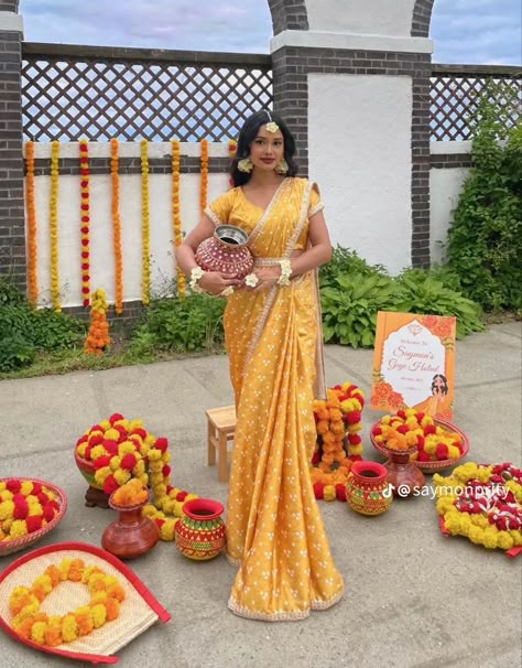 Yellow Saree For Haldi, Haldi Ceremony Outfit For Bride, Bangladesh Wedding, Haldi Looks, Haldi Look For Bride, Haldi Outfit For Bride, Mehndi Dress For Bride, Indian Wedding Aesthetic, Haldi Look