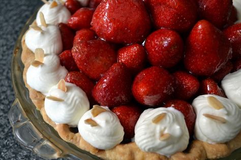 Mile-high Strawberry Pie - Kitchen Epiphanies Types Of Strawberries, Strawberry Jelly, Unflavored Gelatin, Fruit Stands, Strawberry Pie, Pastry Cream, Wild Strawberries, Mile High, Sliced Almonds