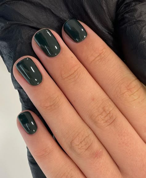 Solid Color Gel Manicure, Dark Green Natural Nails, Natural Coloured Nails, Short Nail Colours, Dark Green Nails Short, Nail Colors Dark, Nail Two Colors, Dark Gel Nails, Natural Nails Manicure