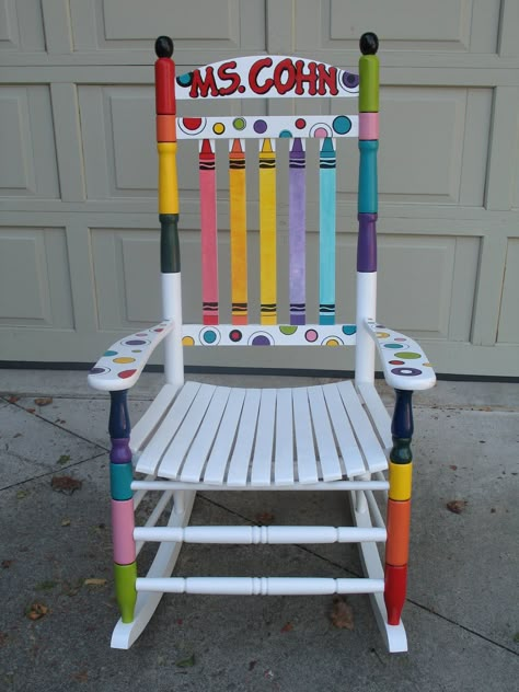 Adorable teaching chair! Teacher Chairs, Painted Chair, Classroom Furniture, Organization Decor, Painted Chairs, Creative Classroom, Classroom Design, Classroom Setup, Classroom Setting