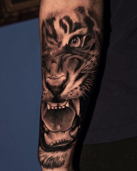 Siberian Tiger Tattoo, Black And Grey Tiger Tattoo, Tiger Tattoo Forearm, Tiger Forearm Tattoo, Tiger Face Tattoo, Tiger Head Tattoo, Octopus Tattoo Sleeve, Half Sleeve Tattoo Stencils, Tiger Tattoo Sleeve