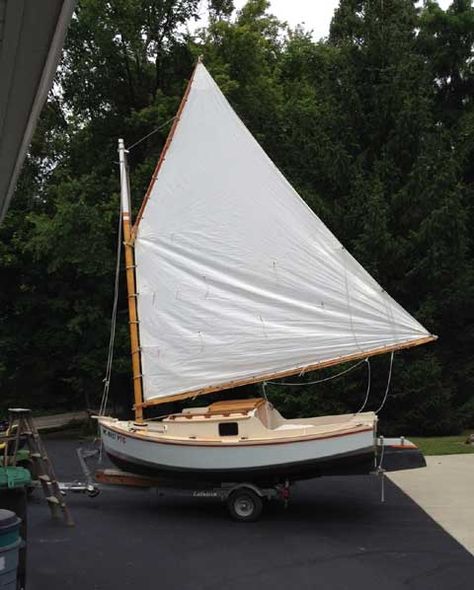 Small Sailboats For Sale, Used Sailboats For Sale, Used Sailboats, Big Boat, Classic Sailboat, Model Boat Plans, Small Yachts, Sailboats For Sale, Cruiser Boat