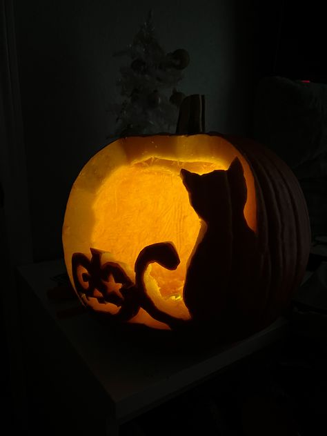 Rabbit Pumpkin Carving, Easy Cat Pumpkin Carving Ideas, Alice And Wonderland Cat, Jjk Pumpkin Carving, Ghost Cat Pumpkin Carving, Cat Pumpkin Ideas, Fish Pumpkin Carving, Cute Pumpkin Carving Ideas Simple, Pumpkin Carving Ideas Cat