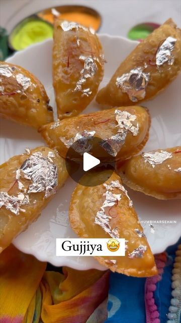 निधि राठौड़ on Instagram: "#holi2024 Gujiya recipe😌 Let’s make this deep fried sugar infused sweet with a delightful filling of Khoya, fry fruits, coconut. SAVE the reel to try later :)) ➡️ Steps :- 1) In a kadai heat ghee, add 1 cup Sooji, 1tbsp Coconut powder, 1 tbsp dry fruits, ½ cup Khoya, 1 tsp Cardamom powder, 2 tbsp Powdered Sugar. Sauté over medium flame until it turns aromatic and changes colour. Make sure everything binds well. Let the mixture cool 2) Now in a bowl add 2 cup Maida, 1 tbsp ghee. Mix to combine well. Gradually add water and knead a dough. Rest the dough for 15 min 3) Make balls of the dough and roll into thick circle 4) Place the rolled circle on a Gujiya mould, moisten the edges. Place 2 tbsp of the mixture. Cover and seal the edges tightly. Remove the extra doug Khoya Recipe, Gujiya Recipe, Holi Recipes, Coconut Powder, Tandoori Masala, Dry Coconut, Light Golden Brown, Deep Fry, Food Content