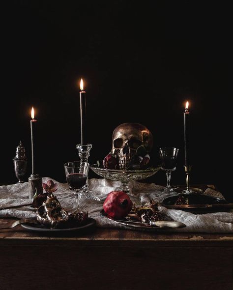 Skulls and Skeletons 💀🦇🦴’s Instagram photo: “@anatomy_boutique ‘Thou art to me a delicious torment’ - W.B. Yeats  Dine at the banquet of @anatomy_boutique on dark chocolate skulls and…” Witchcraft Knowledge, Dark Cake, Kitchen Dark, Selling Skills, Edible Paint, Dark Wedding, Edible Art, Centre Pieces, The Conjuring