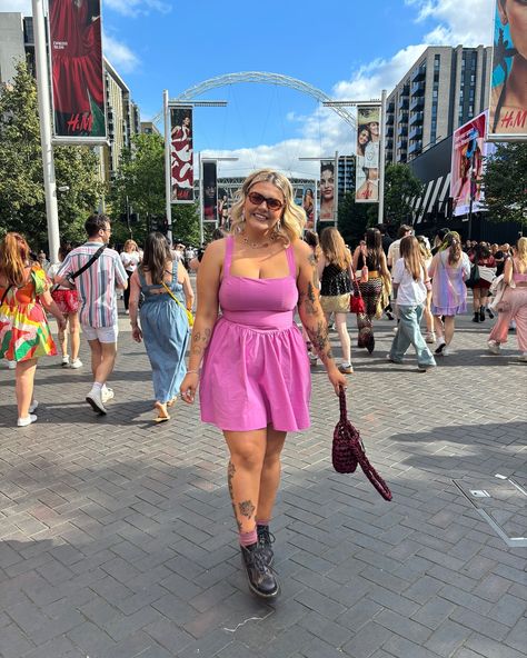 midsize festival outfit, eras tour outfit, eras tour dress, festival dresses, pink outfit inspo, festival outfit, concert outfit, midsize fashion Festival Midsize Outfits, Midsize Eras Tour Outfit, Festival Outfit Midsize, Festival Midsize, Pink Midsize Outfits, Midsize Festival Outfit, Colourful Outfits Midsize, Midsize Fashion, Festival Dress