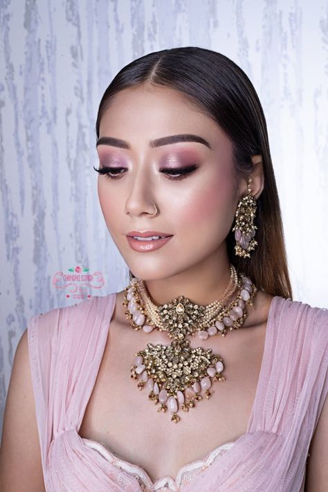 Pink eye shadow / Makeup by Chandni Singh Eye Makeup With Pink Lehenga, Lavender Lehenga Makeup, Pink Suit Makeup Look Indian, Purple Lehenga Makeup Look, Pink Eye Makeup Indian, Pink Lehenga Makeup Look, Pink Eye Shadow Makeup, Engagement Makeup Indian, Lavender Lehenga