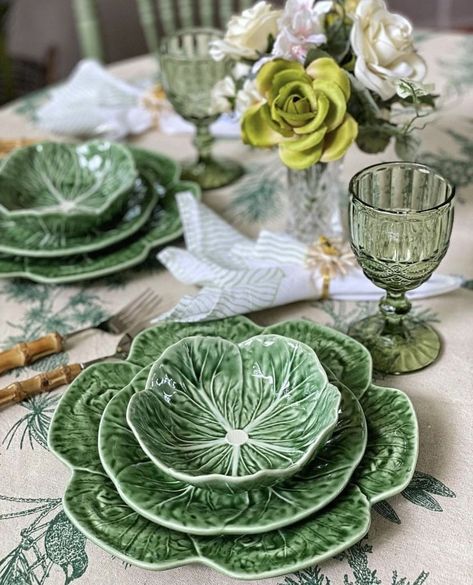 Food Display Table, Greenery Day, Vintage Tea Time, Pretty Table Settings, British Colonial Decor, Lighted Centerpieces, Bordallo Pinheiro, Dining Ware, Dinner Table Setting