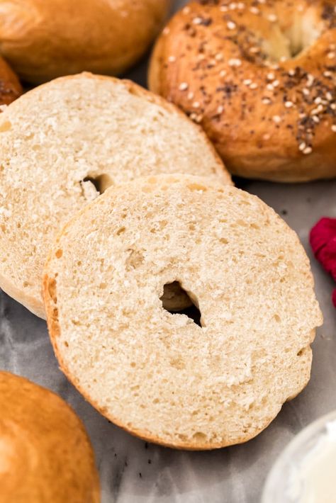 Homemade Bagel Recipe, Bagel Calories, Bagel Recipe Easy, Bread Bowl Recipe, Bagel Toppings, Plain Bagel, Breakfast Prep, Homemade Bagels, Bagel Recipe