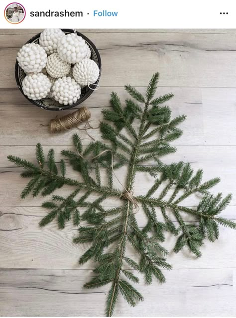 Julkransar Diy, Christmas Craft Fair, Christmas Interiors, Christmas Events, Xmas Wreaths, Instagram Diy, Christmas Door Decorations, Christmas Tree Farm, Christmas Embroidery