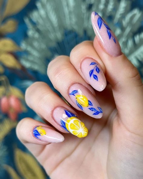 Lemon and blue! These nails combine bright yellow lemons and blue leaves for a refreshing and vibrant summer look. 🍋💙@cherrynails Blue Yellow Green Nails, Summer Nail Ideas 2024, Blue Yellow Nails, Interesting Nail Designs, Blue And Yellow Nails, Nail Design Blue, Bright Summer Nails Designs, Lemon Nails, Bright Nail Designs