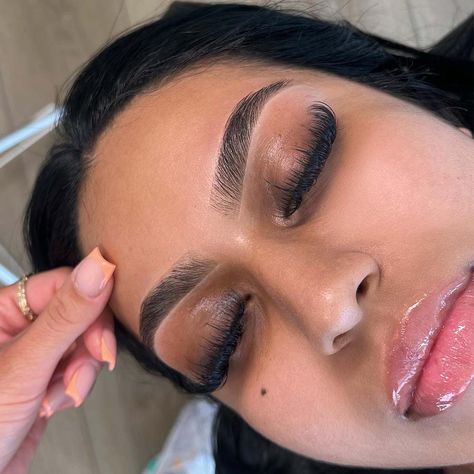 When to Get Eyebrows Done Before Wedding? 5 Treatments Eyebrows Done, Eyebrows Threaded, Ideal Shape, Threading Eyebrows, Brow Shaping, Glamour Makeup, Eyebrow Shaping, To Wait, Eyebrows