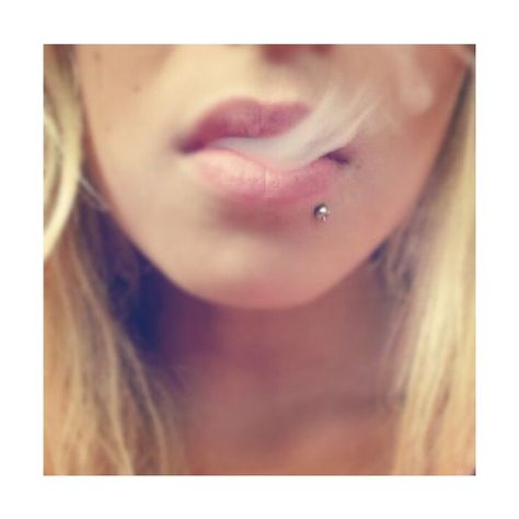 Lip piercing Piercing ❤ liked on Polyvore featuring piercings and tattoos and piercings Side Labret, Labret Piercing Ring, Smiley Piercing, Labret Piercing, Cute Piercings, Types Of Piercings, Lip Ring, Body Piercings, Lip Piercing