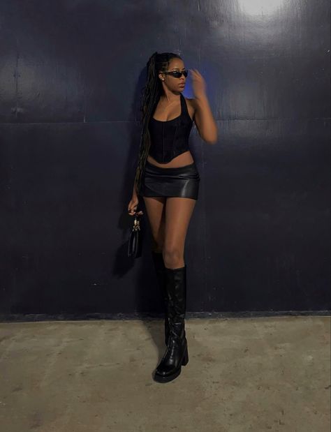 All Black Leather Skirt Outfit, Black Leather Skirt And Boots, Mini Skirt Fits Black Women, Black Leather Skirt Club Outfit, Leather Mini Skirt Outfit Black Women, Leather Mini Skirt Concert Outfit, Black Leather Skirt Outfit Concert, Black Mini Skirt Outfit Black Women, Mini Skirt Club Outfit