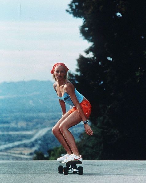 •GOLDIES• on Instagram: “Cameron Diaz skateboarding in the 1990s.” Fara Fawcett, 80s Gym Outfit, Nike Advertisement, She's A Lady, Skate Girl, Sports Aesthetic, Evolution Of Fashion, Cameron Diaz, Bike Style