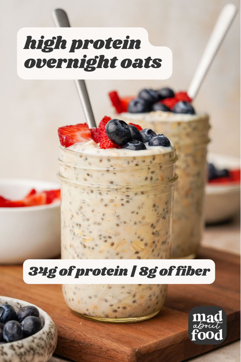 Make these High Protein Overnight Oats for an easy and satiating high protein breakfast! These oats are great for breakfast on the go. High Protein High Fiber Overnight Oats, Protein Shake Overnight Oats, High Protein Overnight Oats Low Carb, Overnight Oats Healthy Protein, Oatmeal Granola Recipe, Protein Overnight Oats Healthy, High Fiber Breakfast Ideas, High Protein Oats, Overnight Oats With Protein Powder