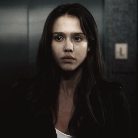 Face Claims Dystopian, Jessica Alba Pfp, Sydney Wells, Jessica Alba Movies, Young Jessica Alba, Detective Aesthetic, Pretty Nose, House Of Balloons, Runner Girl