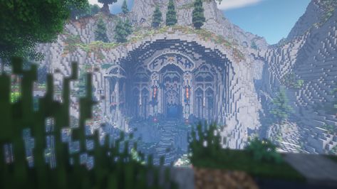 Cliff Side Base Minecraft, Minecraft Dwarven City, Dwarven Minecraft Builds, Minecraft Erebor, Minecraft Cave City, Cliff Side Minecraft House, Minecraft Cliff Base, Minecraft Dwarven Architecture, Dwarven House