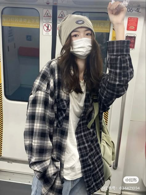 Tomboy Style Outfits, Swaggy Outfits, Tomboy Fashion, 가을 패션, Korean Outfits, Casual Style Outfits, Cute Woman, Retro Outfits, Look Cool