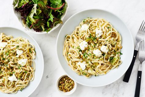 What's On The Menu This Week? | Marley Spoon Pumpkin Seed Salad, Marley Spoon Recipes, Vegetarian Meat, Marley Spoon, Vegetable Stock Cubes, Linguine Pasta, Meal Kit, On The Menu, Linguine