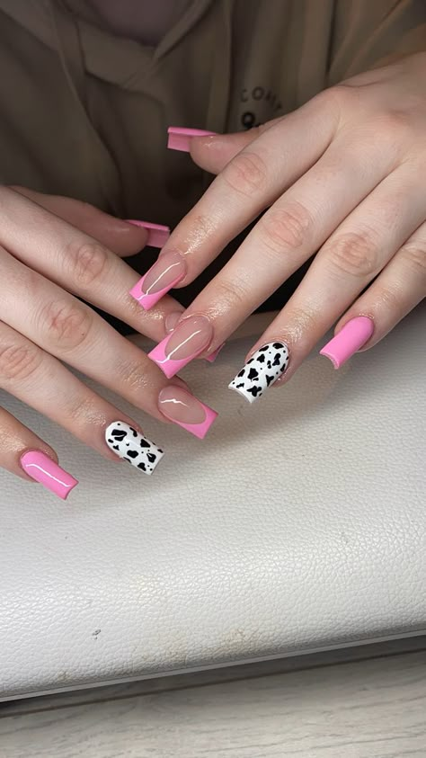 Cow Birthday Nails, Nails For Nashville Vacation, Cow Nails Acrylic Pink, Cow Print Valentine Nails, Short Pink Cow Print Nails, Pink Cowprint Nails Acrylic, Hot Pink Cow Print Nails, Nail Ideas Cow Print Pink, Short Cow Print Nails