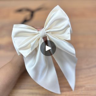 Using Sewing Machine, Fabric Bow Tutorial, Easy Hair Bows, Best Bow, Bow Tutorial, Ribbon Work, Fabric Bows, Diy Hair Bows, Diy Hair