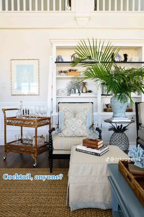 British Coastal Interiors, Blue Tropical Living Room, Island Style Home Decor, Lounge Ideas Living Rooms, Island Style Living Room, Tropical Living Rooms, British Colonial Living Room, Estate Library, Indah Island