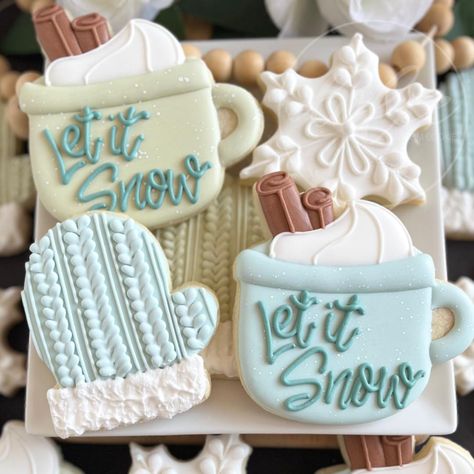 Let it snow! But also…..don’t 🤣❄️☃️ - Dolce Custom Cookies Winter Cookies Royal Icing, Winter Cookies Decorated, Macaroon Packaging, Snow Cookies, Christmas Cookie Cake, Winter Cookies, Royal Iced Cookies, Winter Cookie, Xmas 2024