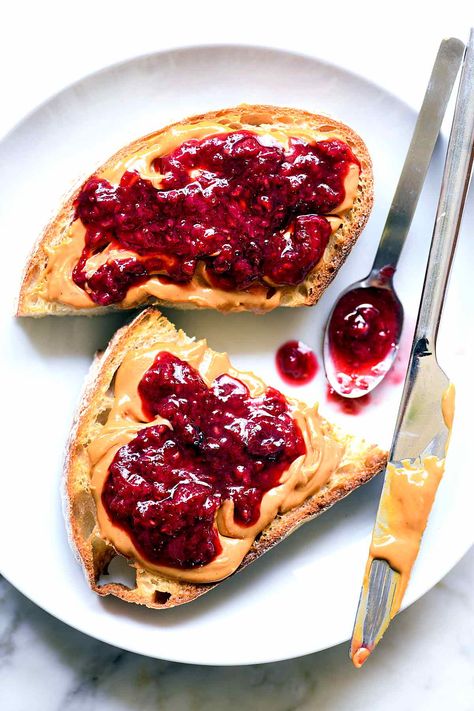 20-Minute Berry Jam | foodiecrush .com Jam Food Photography, Spring Nostalgia, Sweet Food Photography, Selai Strawberry, Jam Photography, Breakfast Vibes, Aronia Berries, Jam Toast, Breakfast Photography