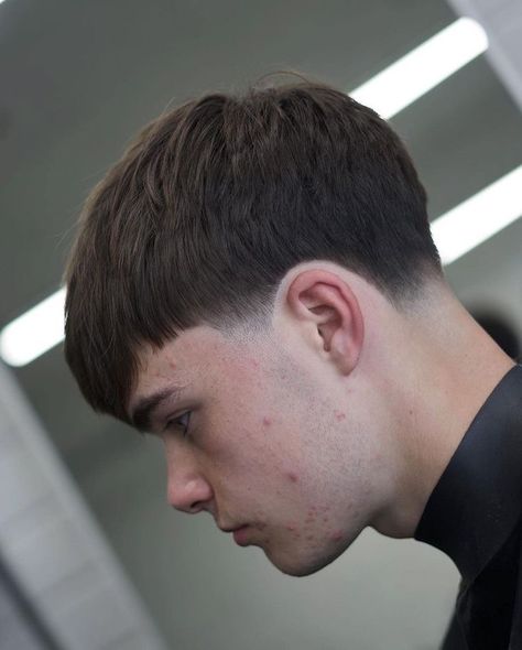 Taper Fade Haircut Mullet, Thick Hair Men Haircut, Fade Haircut Mullet, Fade Bajo, Thick Hair Men, Fade Haircut Men's, Haircuts Thick Hair, Low Fade Haircut Men's, Mens Haircuts Thick Hair