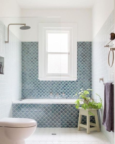 Gorgeous Bathroom Tile, Makeover Kamar Mandi, Grey Bathroom Tiles, Fish Scale Tile, Bilik Air, Bad Inspiration, Subway Tiles, Family Bathroom, House Bathroom