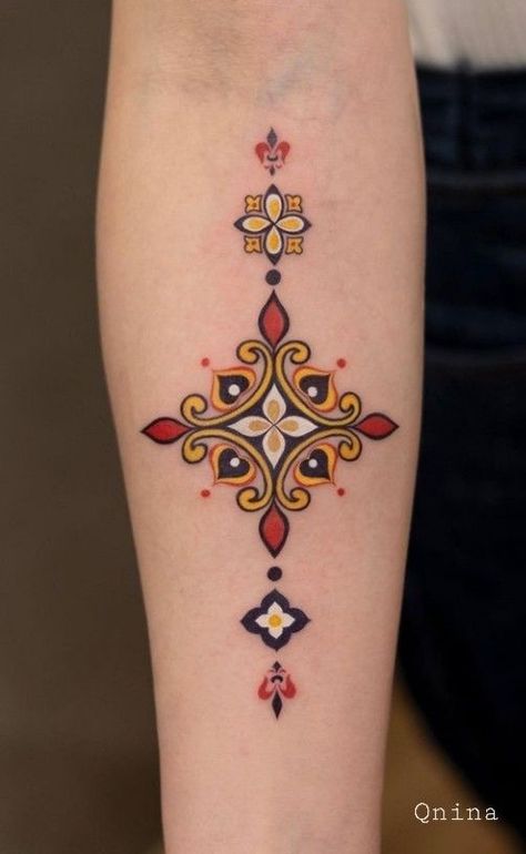 Ornamental Color Tattoo, Traditional Tattoo Elbow, Tatuaje Cover Up, Abstract Tattoo Ideas, American Traditional Tattoo Ideas, Traditional Tattoo Ideas, Evil Eye Tattoo, Armband Tattoos, Clever Tattoos