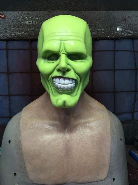 Jim Carrey The Mask, O Maskara, The Mask Costume, Joker Pics, Outfit Costume, Prop Maker, 3d Printing Art, Homemade Halloween Costumes, Mask Makeup