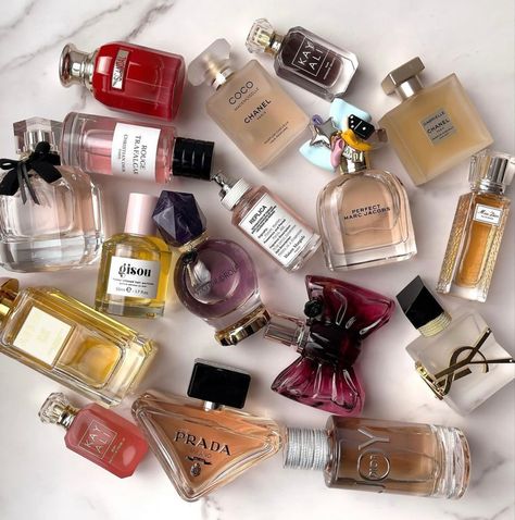 #perfume #perfumecollection #aesthetic Mini Perfumes Aesthetic, Perfume Aesthetic Collection, Mini Perfume Aesthetic, Fragrances Aesthetic, Perfume Table, Perfume Collection Display, Perfumes Collection, Mini Perfumes, Fragrances Perfume Woman