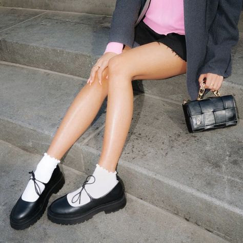 Steve Madden Landon, Black Leather Shoes Outfit, Steve Madden Mary Janes, Leather Shoes Outfit, Loafers Aesthetic, Loafer Fits, Shoes Outfit Ideas, Mary Jane Loafers, Internship Outfit